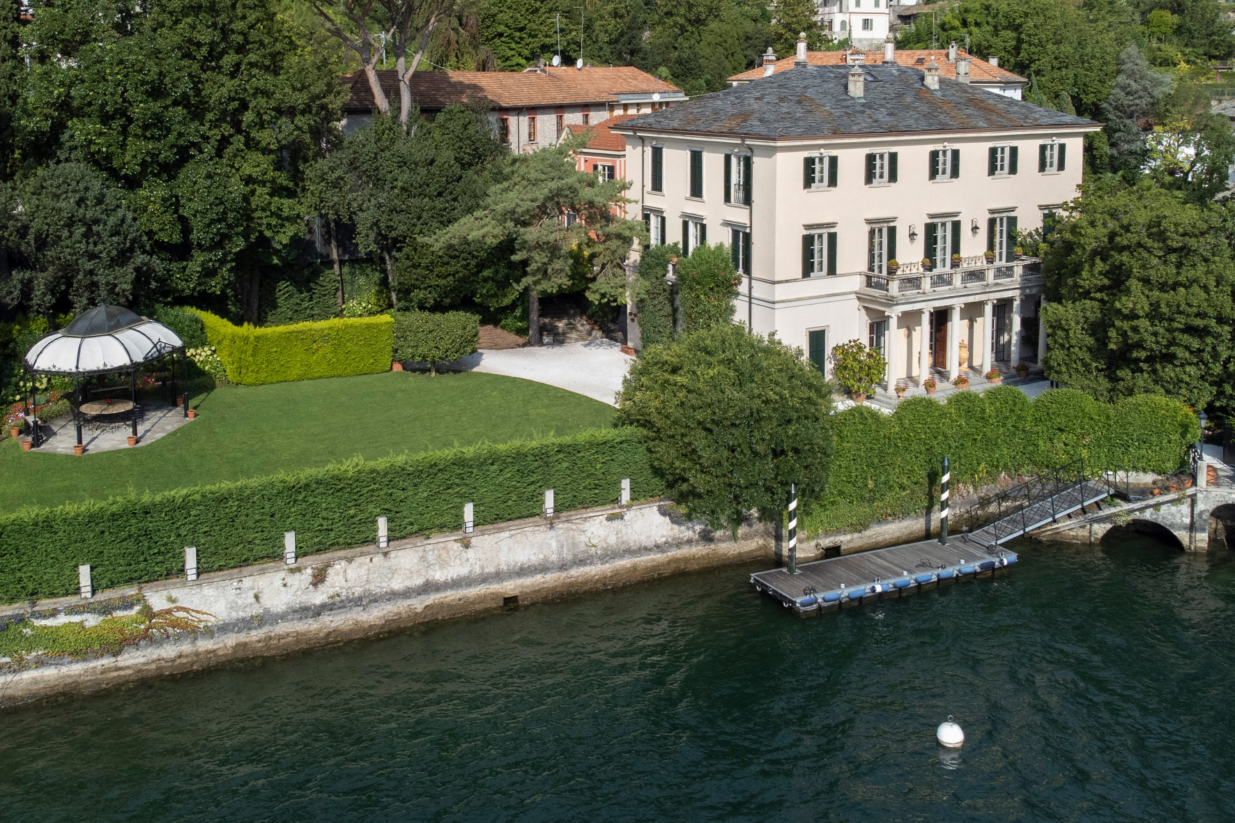 Villa Oleandra . La Villa, description, history